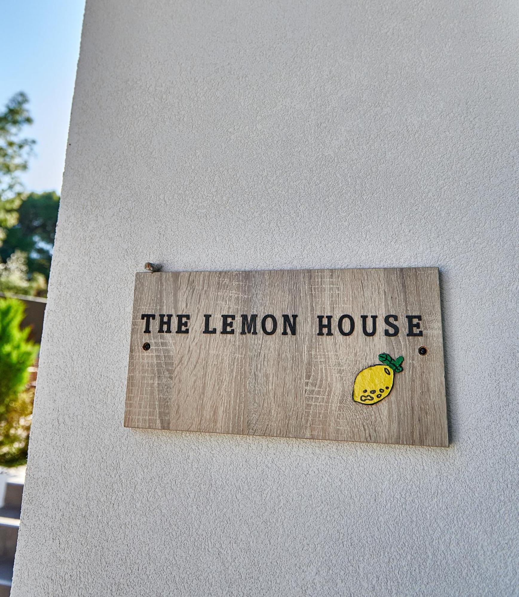 The Lemon House Apartment Artemida  Exterior photo